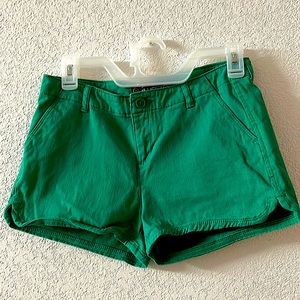 The classic mid rise short